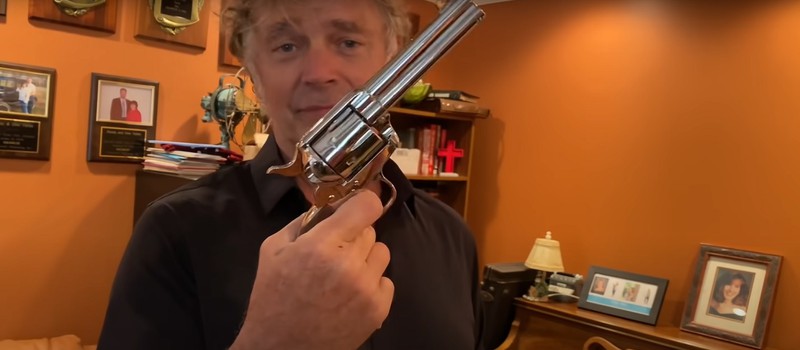Джон Шнайдер: Револьвер Алека Болдуина не мог выстрелить сам по себе