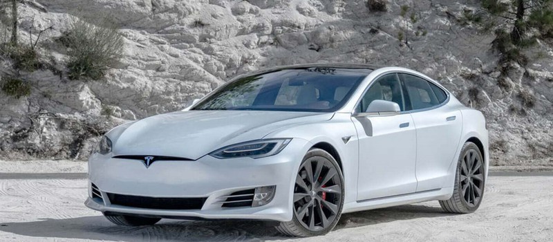 Финн решил взорвать Tesla вместо замены батареи за 23 тысячи долларов