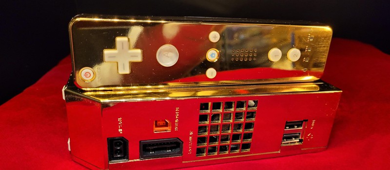 Золотую Nintendo Wii, сделанную для королевы Великобритании, выставили на аукцион