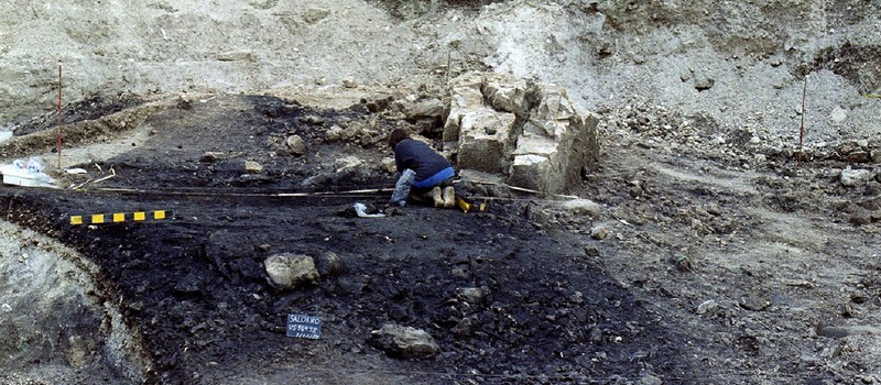 Ученые обнаружили древний погребальный костер на севере Италии — его использовали столетиями и не убирали останки