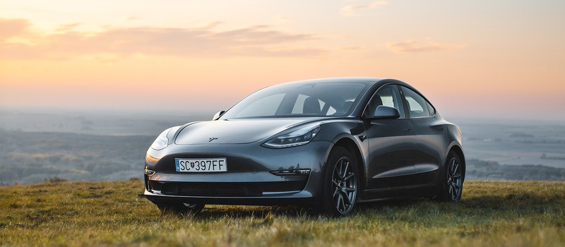 Tesla поднимает цену "полноценного" автопилота до 15 000 долларов