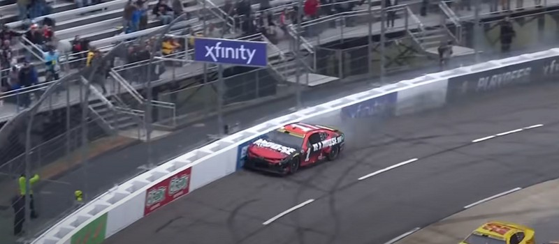 Гонщик NASCAR смог выйти в следующий этап чемпионата благодаря трюку из видеоигр