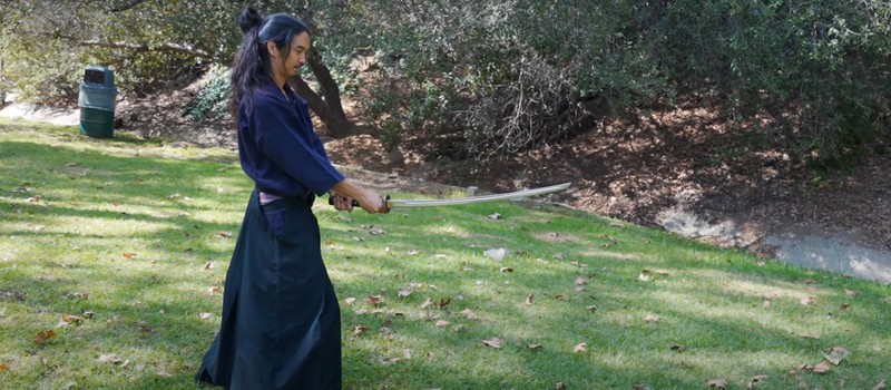 Японский актер воссоздал боевые анимации с мечами из Elden Ring
