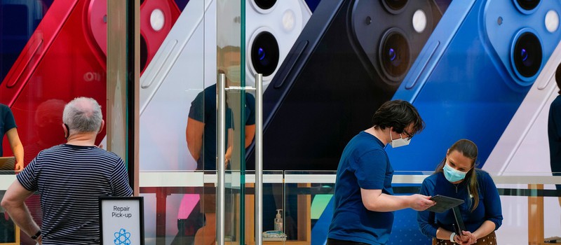 СМИ: Ритейлеры в России начали закрывать бренд-зоны Apple — на их место пришли отделы с китайской и турецкой продукцией