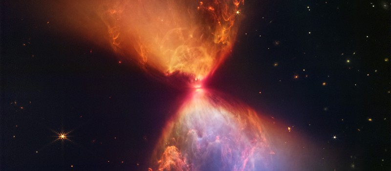Телескоп Уэбба снял космические "песочные часы" — молодую звезду в процессе формирования