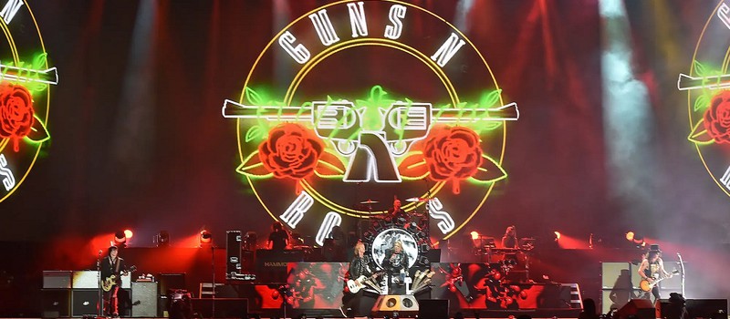 Музыкальная группа Guns N' Roses подала в суд на оружейный магазин из-за его названия