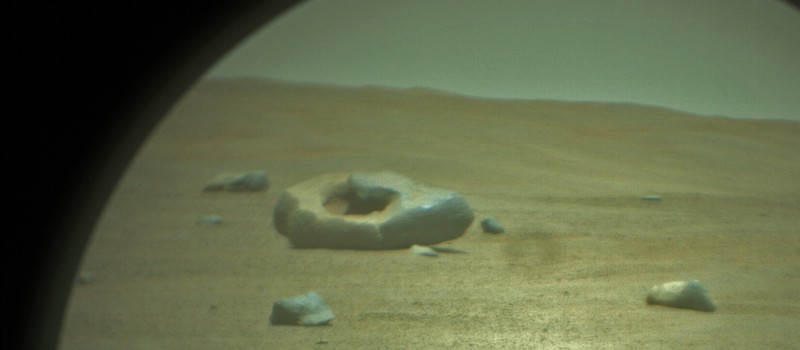 NASA обнаружила на Марсе необычный кусок скалы в форме пончика