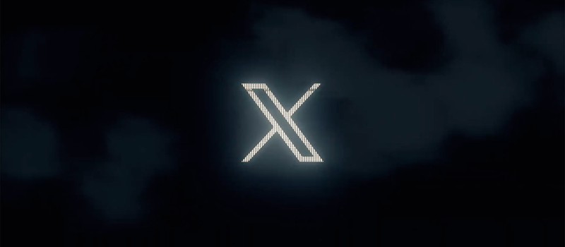 Илон Маск переименовывает Twitter в X и убирает логотип с птицей
