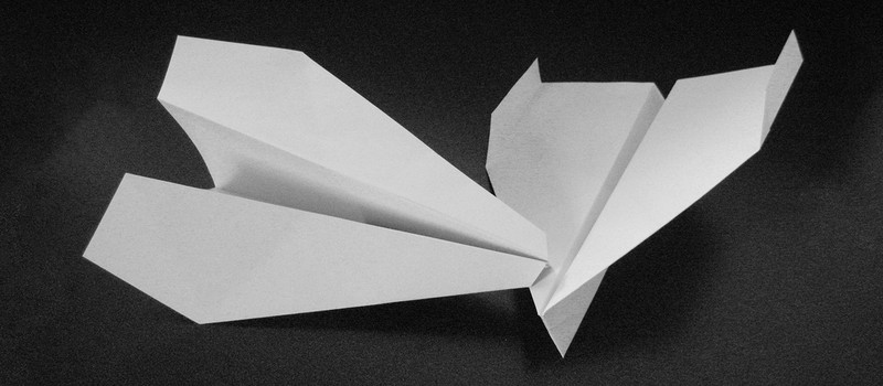 Бесполезная наука: создана машина по сборке бумажных самолетиков
