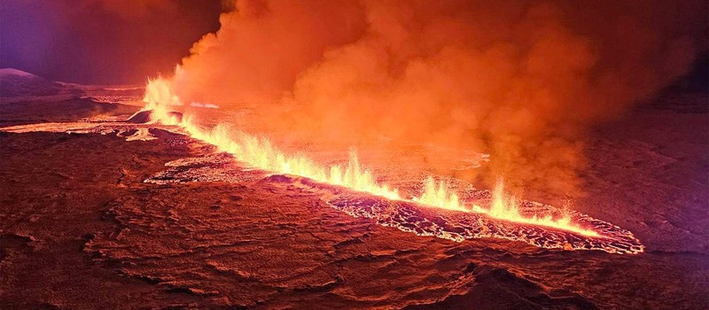 Видео: В Исландии открылась огромная вулканическая трещина длиной 3,5 километра — есть угроза городу