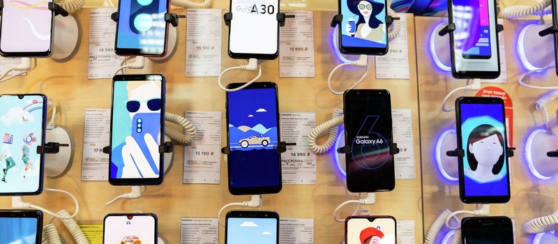 Исследование: В топ-3 по продажам смартфонов в России за 2023 год впервые вошли китайские бренды