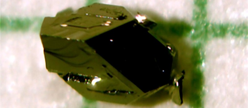 Новое исследование показывает, что естественный минерал может быть нетрадиционным сверхпроводником