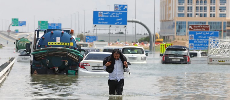 ОАЭ опровергают слухи, что засев облаков вызвал рекордное наводнение