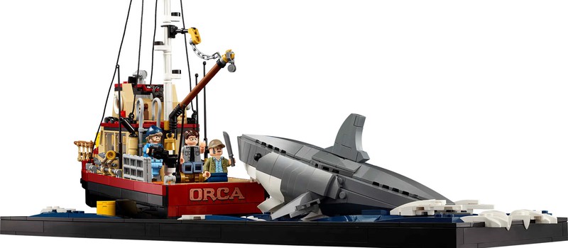 Lego выпустит набор по фильму "Челюсти" в августе — он воссоздает финальную битву на лодке Квинта