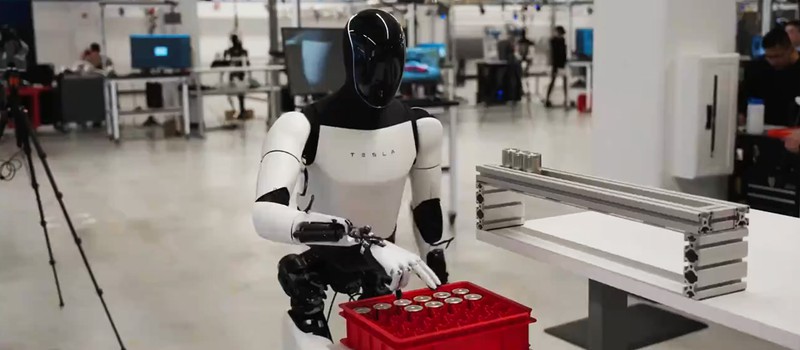 Tesla планирует внедрить "действительно полезных" роботов-гуманоидов на заводах в следующем году