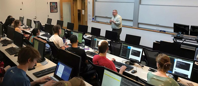 Студентка потребовала вернуть $8000 за курс, когда обнаружила, что преподаватель использовал ChatGPT