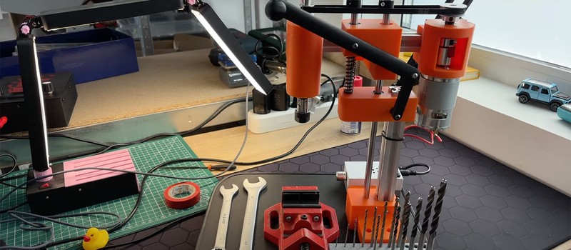 Энтузиаст создал сверлильный станок на 3D-принтере, способный работать с металлом