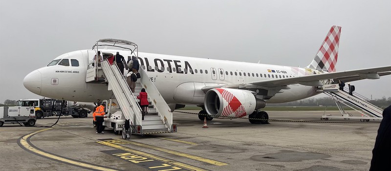 В аэропорту Милана погиб мужчина когда его затянуло в двигатель самолета