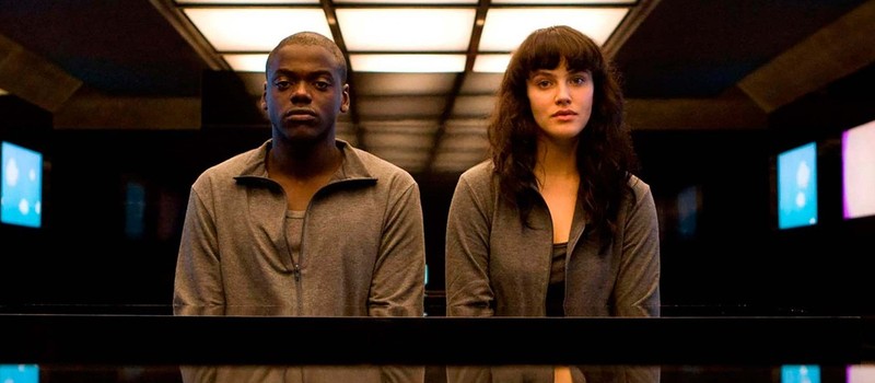 Создатели "Черного зеркала" покинули Netflix