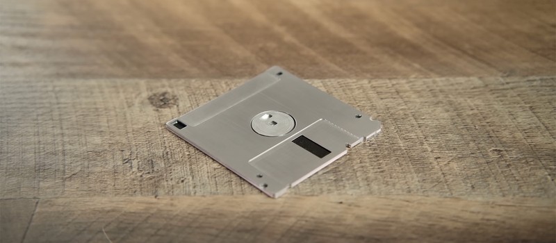 Ютубер с нуля создал дискету и заставил ее работать