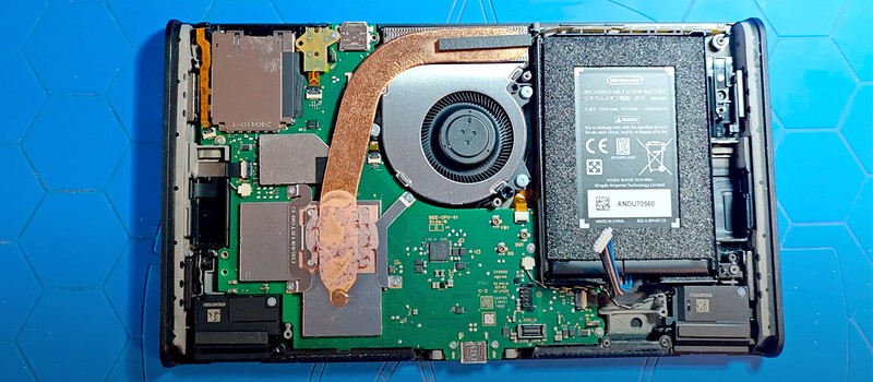 Моддер увеличил время работы Switch 2 на час с помощью увеличенной батареи