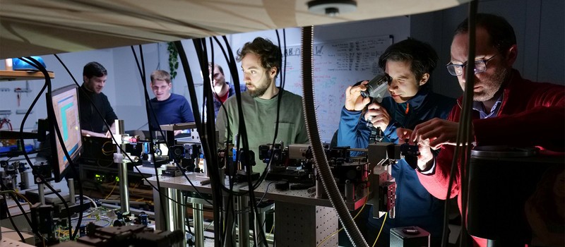 Ученые из Штутгарта первыми в мире провели квантовую телепортацию между разными источниками света