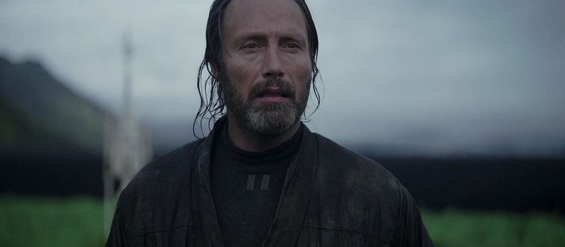 Мадс Миккельсен рассказал, что сценарий "Изгоя-один" постоянно менялся и переписывался прямо во время съемок