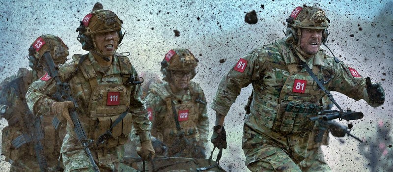 Звезда "Ричера" Алан Ричсон в трейлере боевика War Machine спасается от убийственного робота