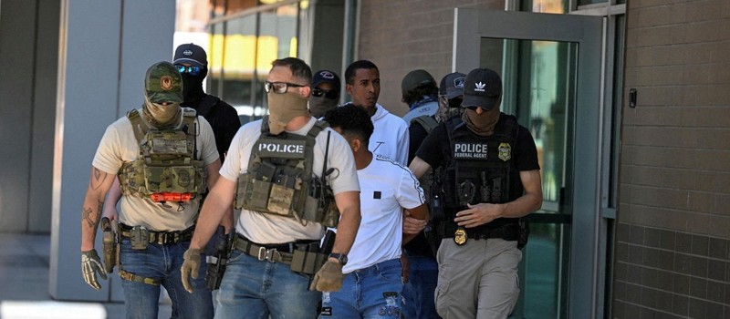 Microsoft подозревают в массовой слежке с помощью ИИ и просят прекратить сотрудничество с ICE