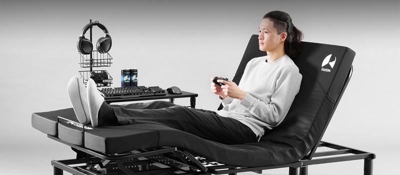 Японская компания показала идеальную кровать для тех, кто хочет играть лёжа до конца своих дней