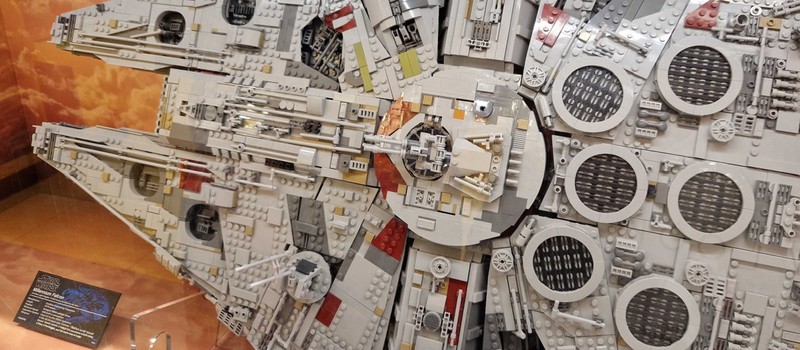 В скандале с "кражей" наборов Lego на сумму в 200 тысяч долларов есть всё для крутого триллера: корпорации, фиктивные компании, полицейские-сектанты и бегство из США