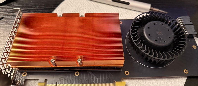 Энтузиаст добавил Nvidia Tesla V100 в игровой ПК за $266 и получил 32 ГБ видеопамяти для запуска ИИ-моделей