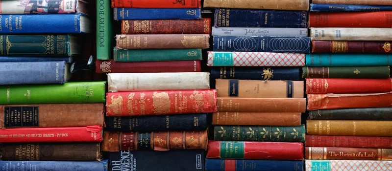 ИИ-компании скупают миллионы книг и уничтожают их ради обучения нейросетей