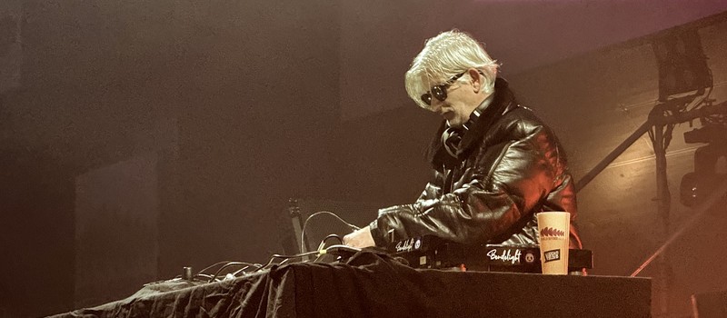 Умер Kavinsky, создавший культовый трек Nightcall для фильма "Драйв"