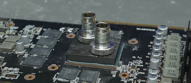 ПК-энтузиаст пустил водяное охлаждение прямо на кристалл RTX 2060 и снизил температуру с 70°C до 28°C