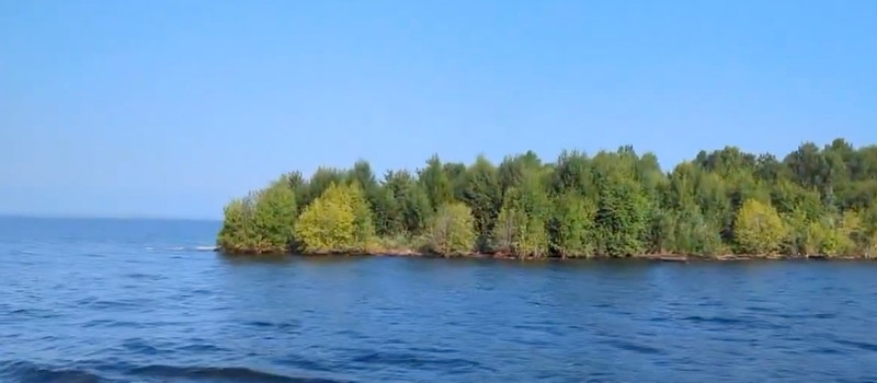 Плавучий остров площадью 9800 квадратных метров исчез из канадского водохранилища