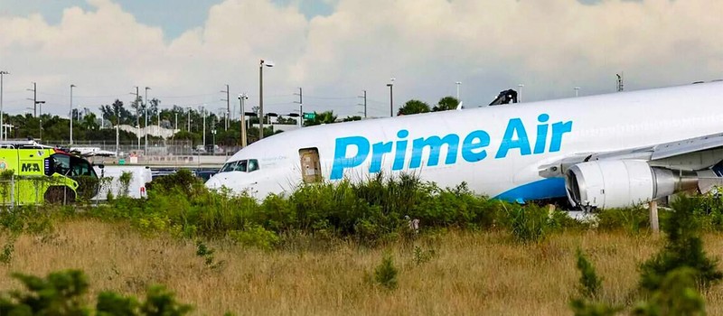 Самолет Amazon чуть не снес парковку с 35 нераспроданными Cybercab в Майами – есть погибшие