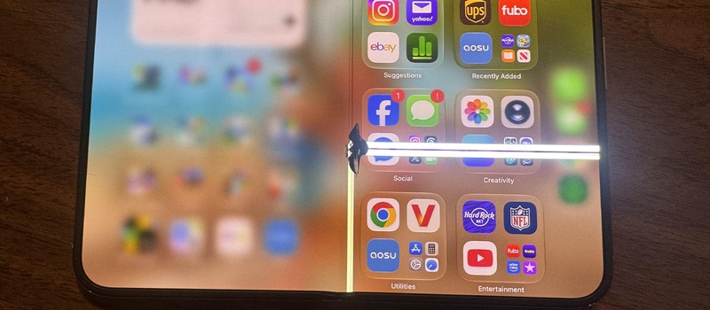 Экраны iPhone Duo за $1999 трескаются по линии сгиба после 20 раскрытий