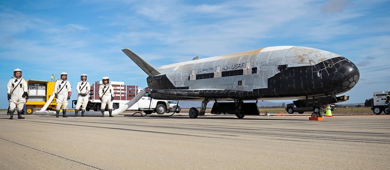 Секретный космический самолет ВВС США приземлился после 2 лет на орбите