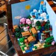 Lego представила первый набор Minecraft для взрослых в виде стильного куба