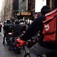 Бывший курьер доставки еды DoorDash признался в мошенничестве на 2,5 миллиона долларов