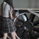 Энтузиастка из Китая собрала ПК размером с комнату – внутри RGB-корпуса помещаются люди в полный рост
