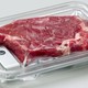 Британская сеть супермаркетов начала запирать мясо в пластиковые боксы с GPS-трекерами из-за волны краж