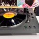 Sony решила прорекламировать свой проигрыватель для виниловых дисков и столкнулась с волной критики из-за отмены физических дисков для игр