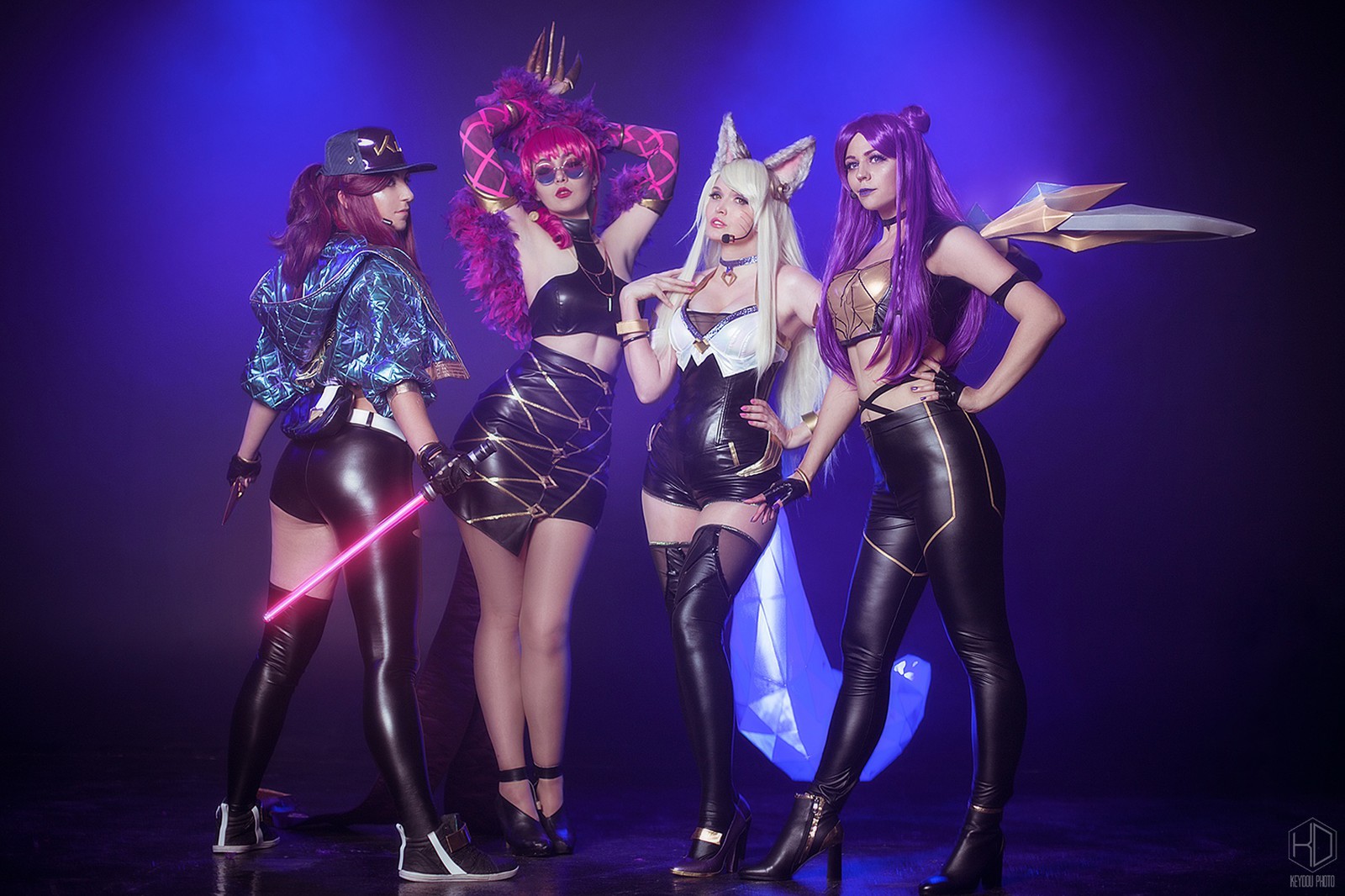 Legend of k pop. KDA группа Эвелин. Группа KDA League of Legends. KDA Pop Star группа. KDA группа певицы.